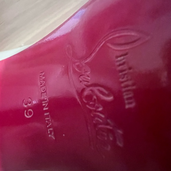 Christian Louboutin Natural spiked heel. - Picture 4 of 6